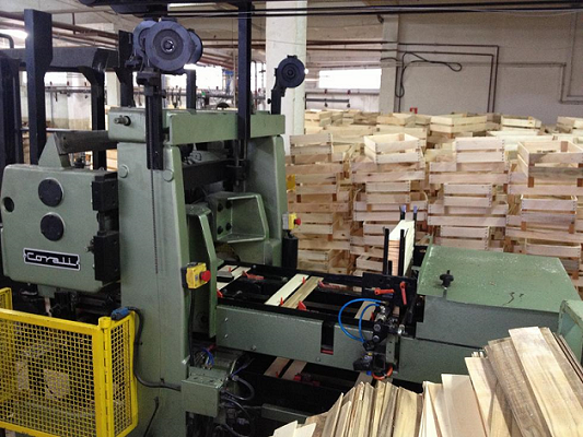 Zszywarka do długich boków Corali M148.